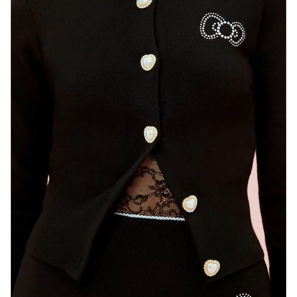 Forever 21 Black Fitted Cardigan with White Trim - Picture 2 of 4